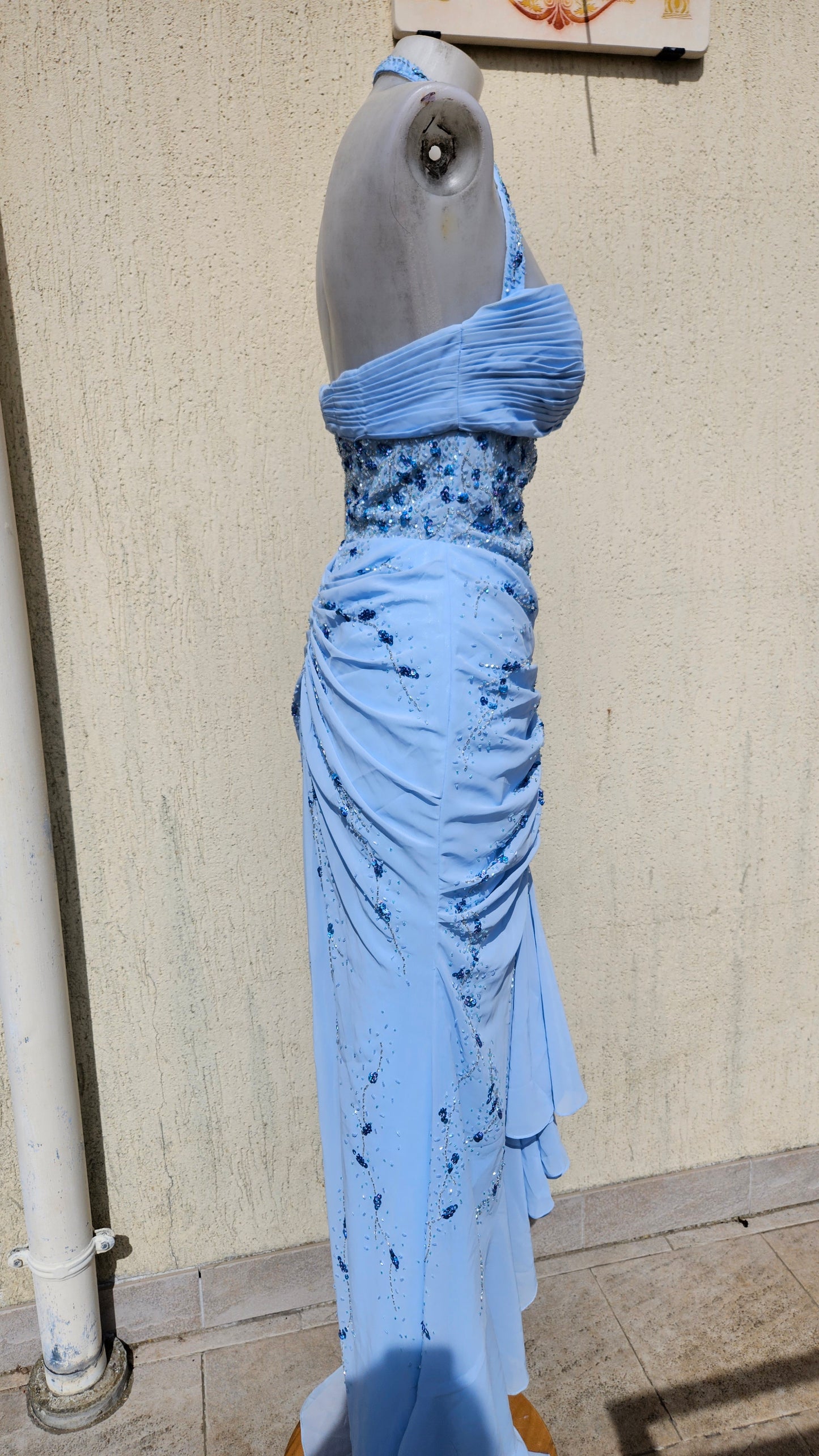 Robe dos nu brodée bleue