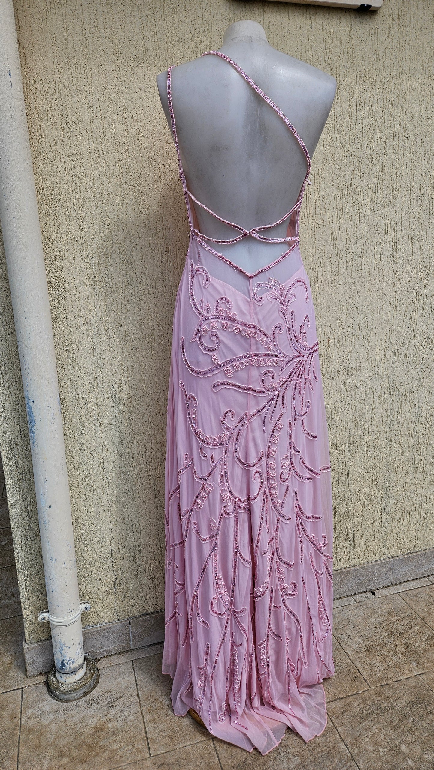 Robe en voile brodé rose
