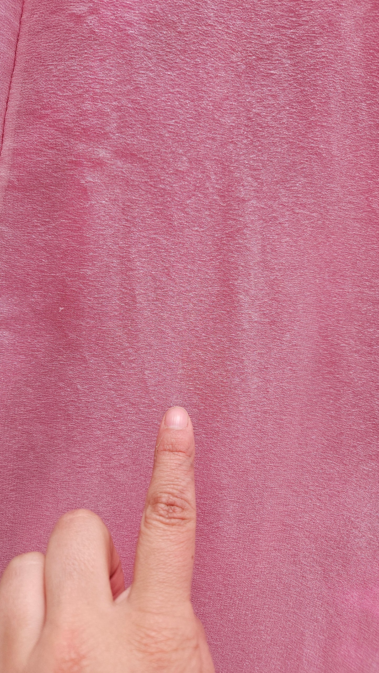 Robe en soie brodée rose