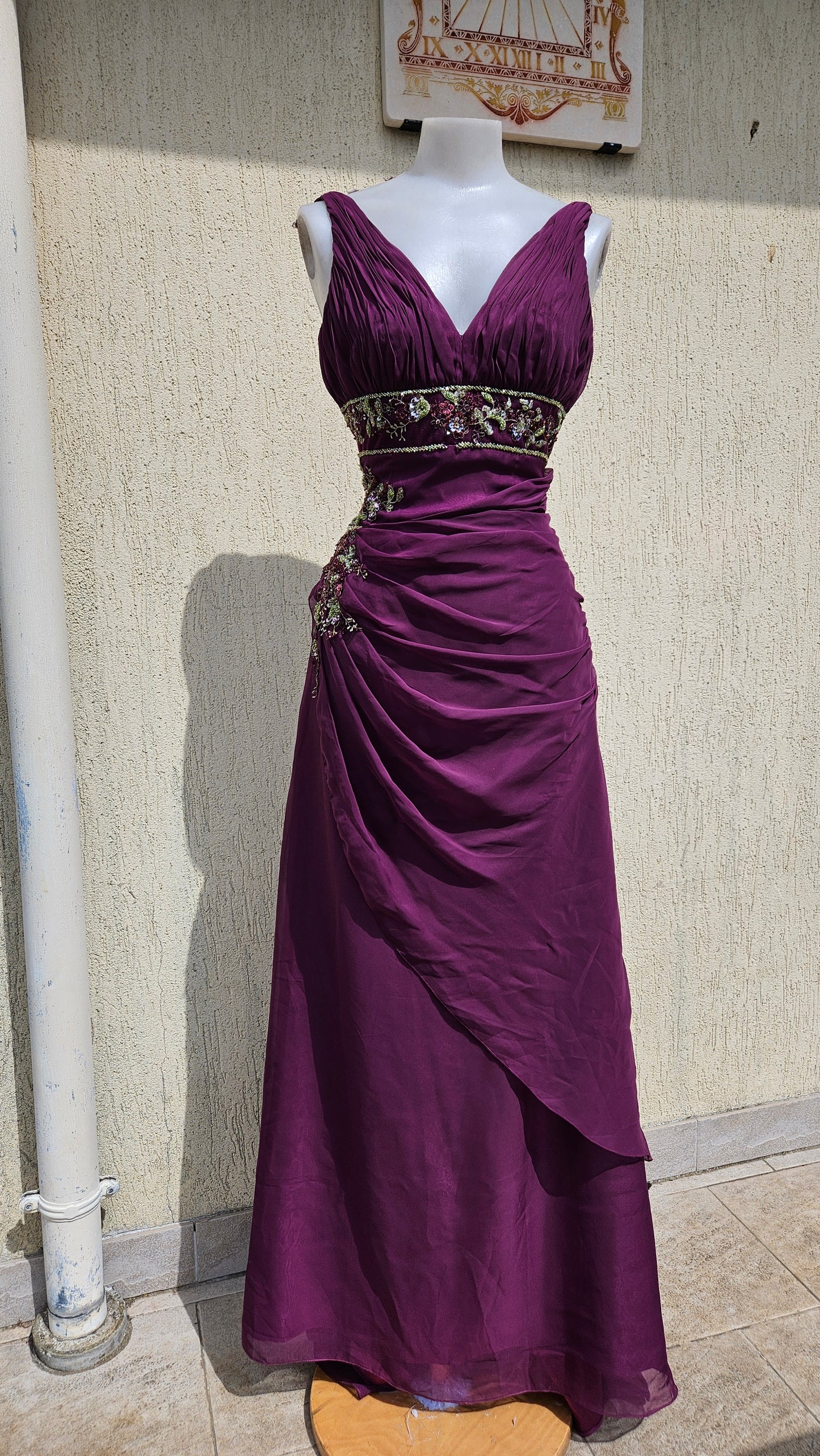 Megara inspired prom dress. Stunning vintage plum evening gown. Features elegant ruching, a V-neckline, and intricate floral beadwork at the waist. 