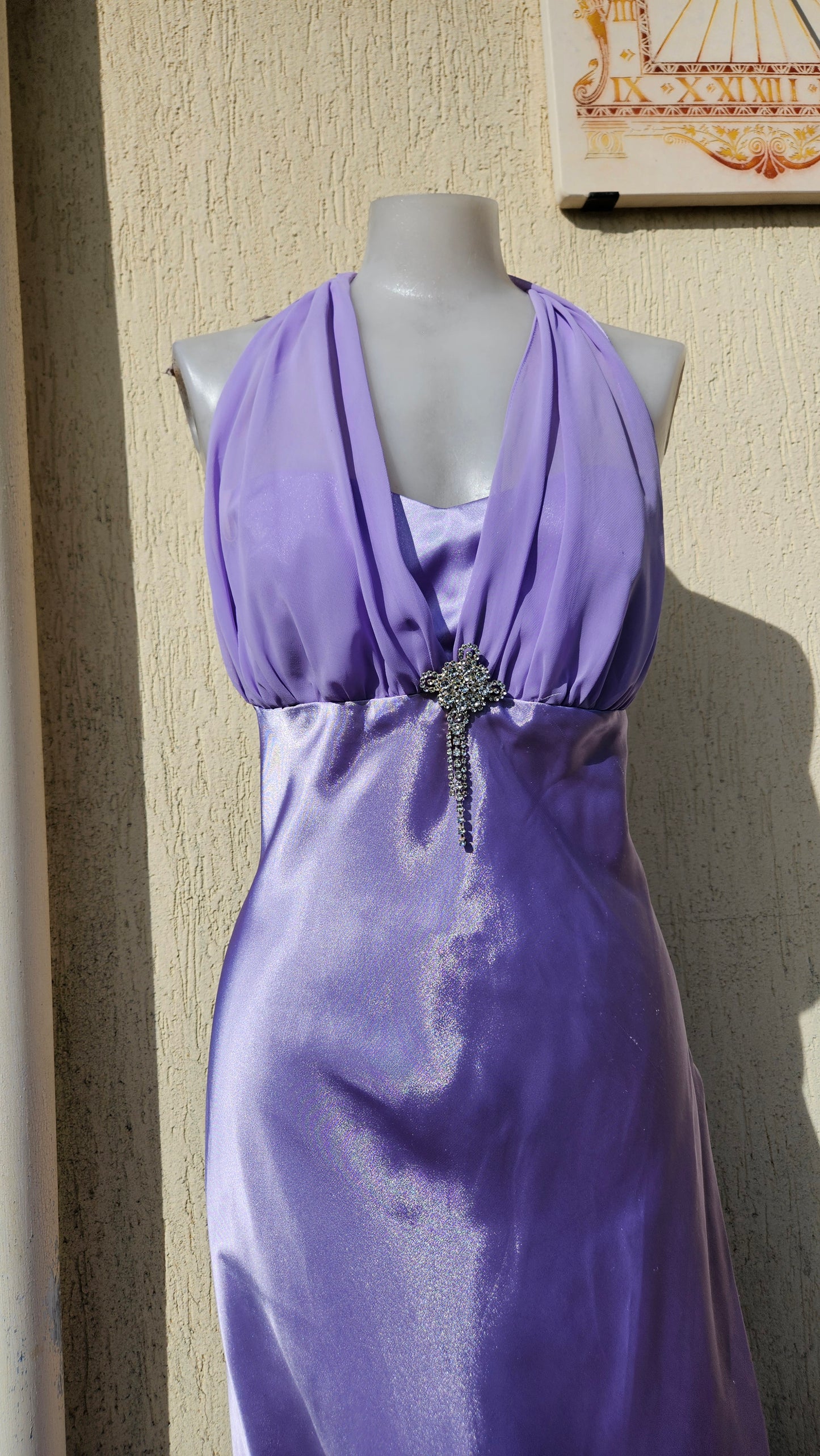 Vestido de satén lila