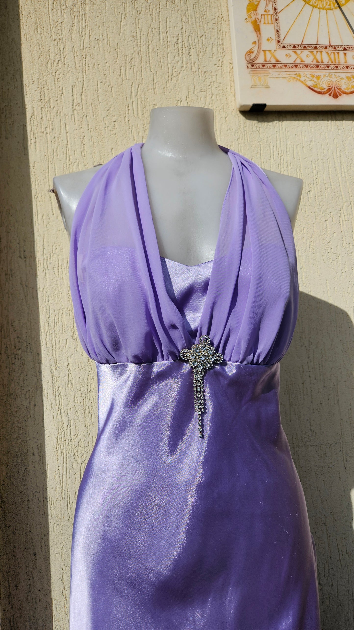 Vestido de satén lila
