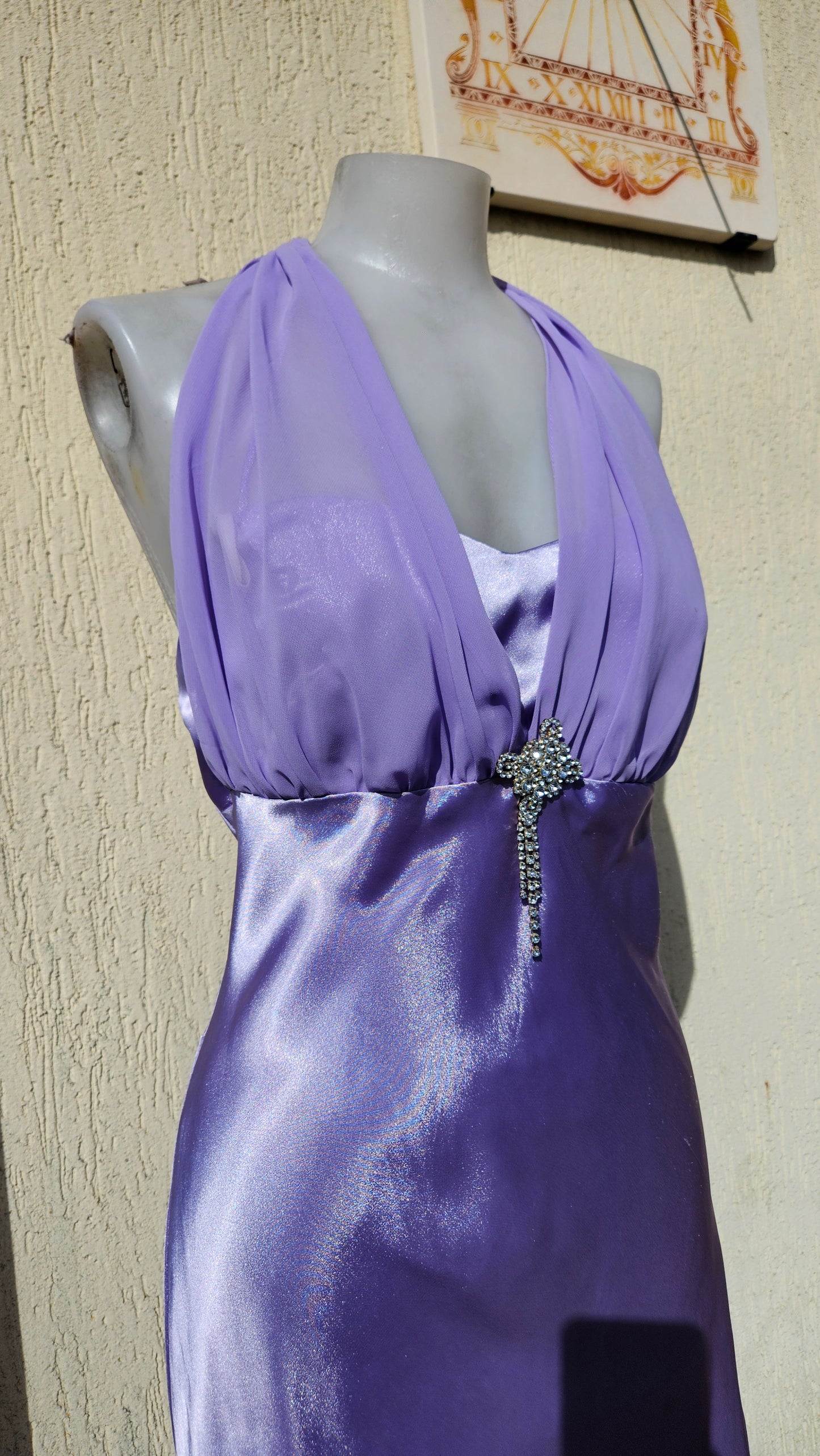 Vestido de satén lila