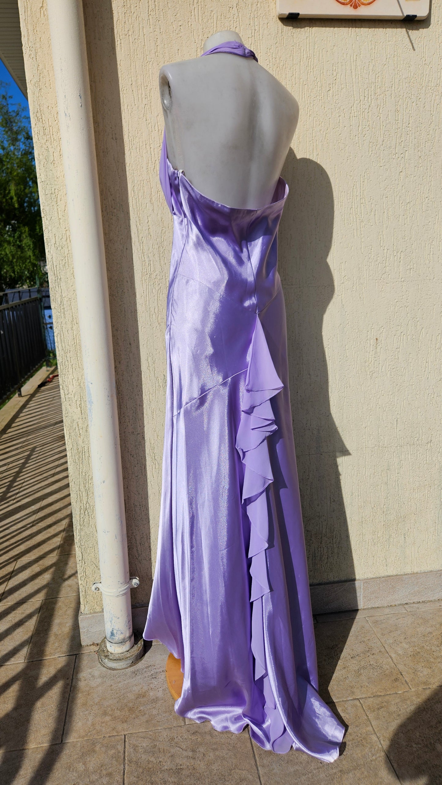Vestido de satén lila