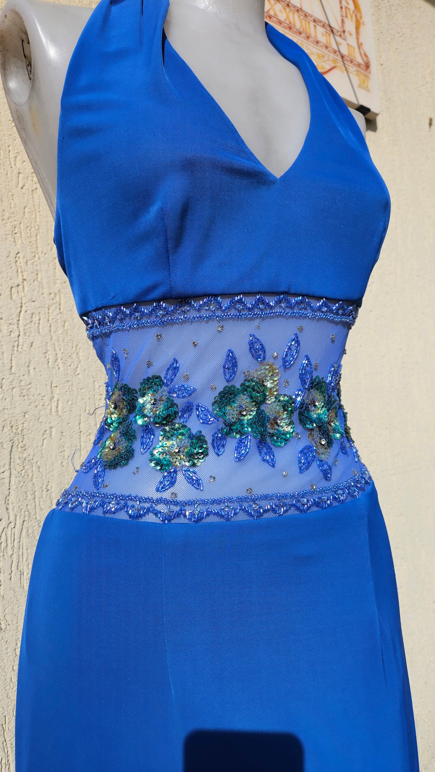 Robe de soirée bleue électrique brodée