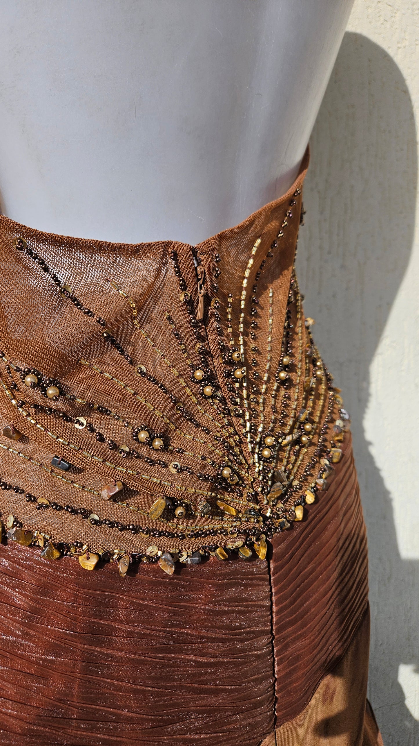 Embroidered brown backless dress