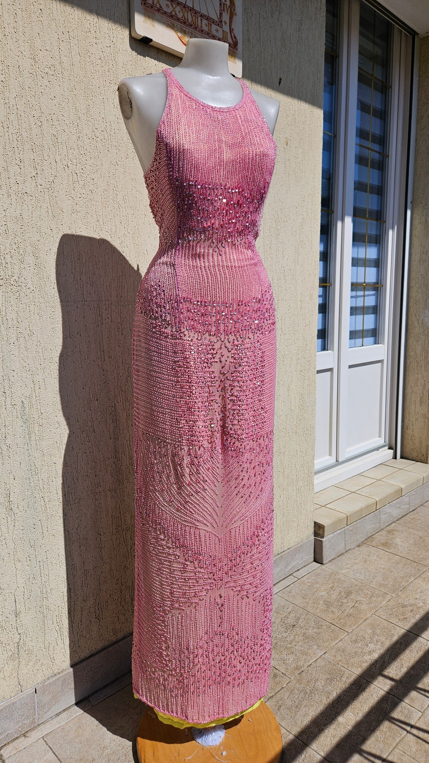 Robe rose en soie brodée Adrianna Papell