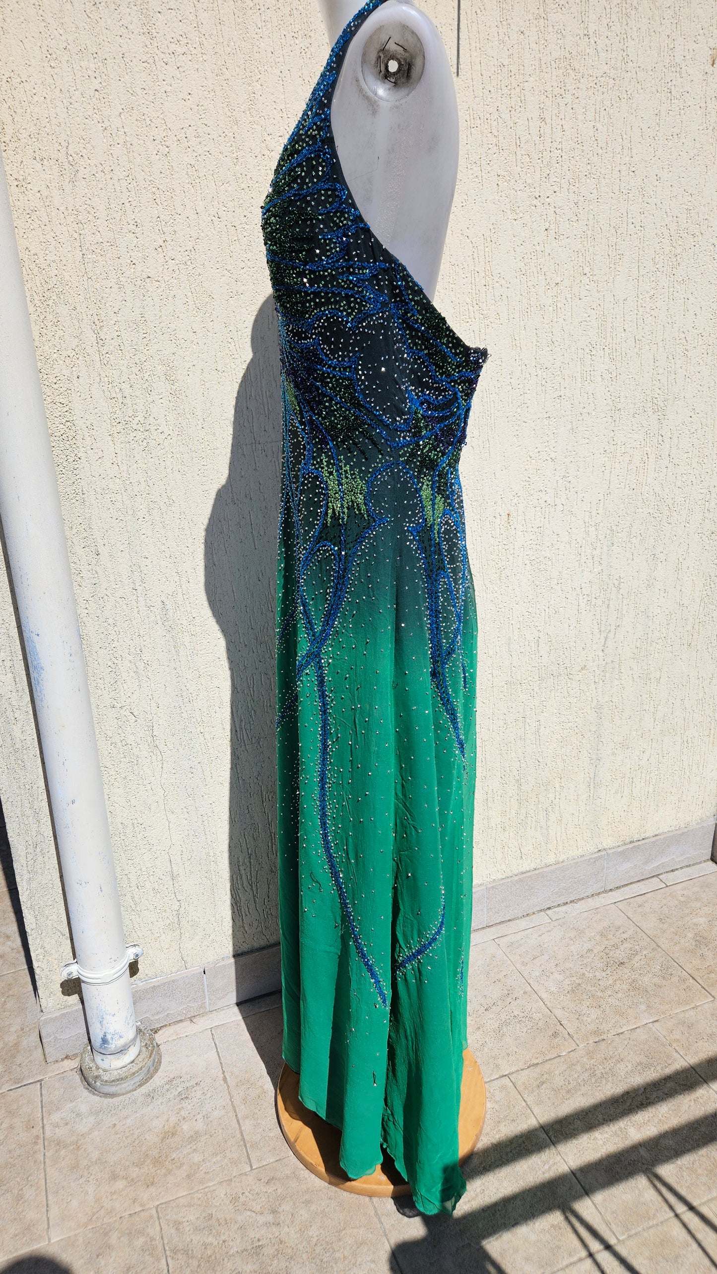 Robe en soie brodée Alyce Designs