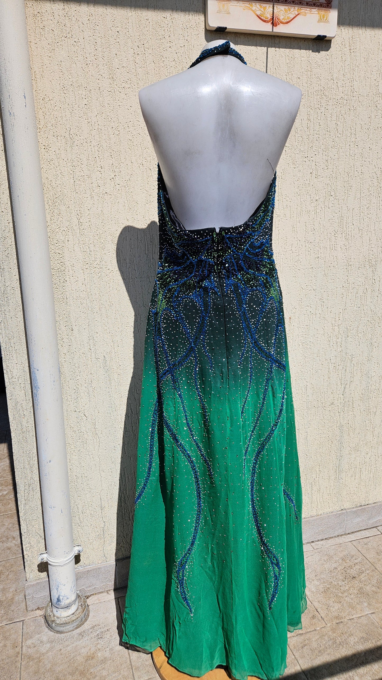 Robe en soie brodée Alyce Designs