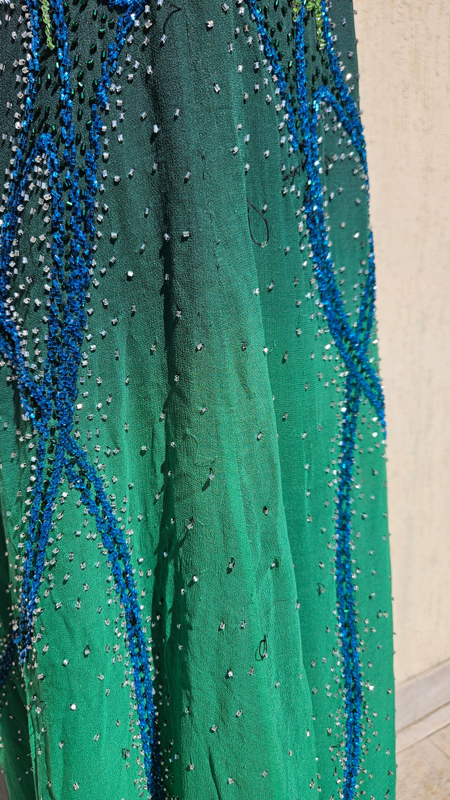 Robe en soie brodée Alyce Designs