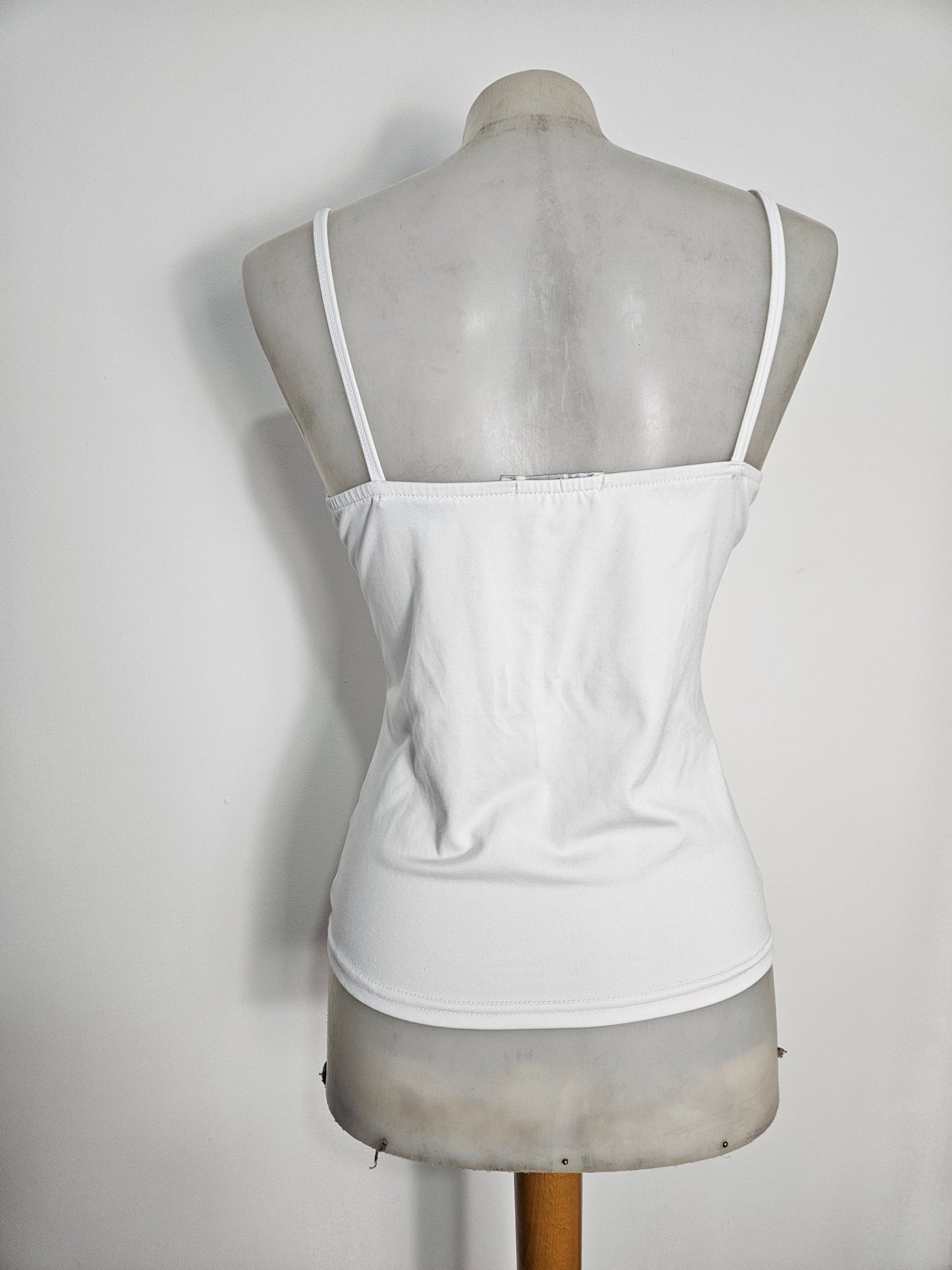 Haut blanc avec laçage
