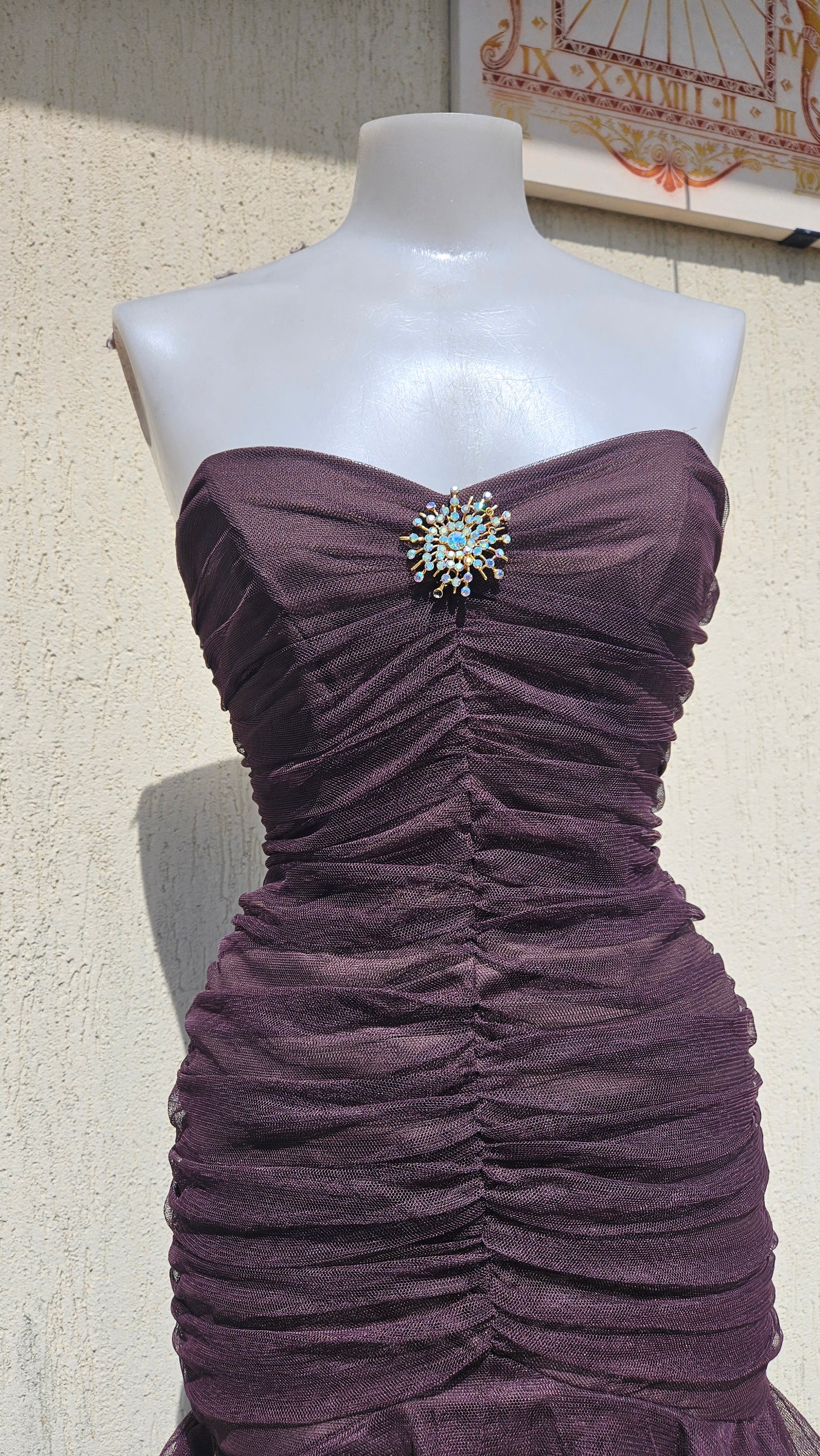 Robe marron à volants Caché