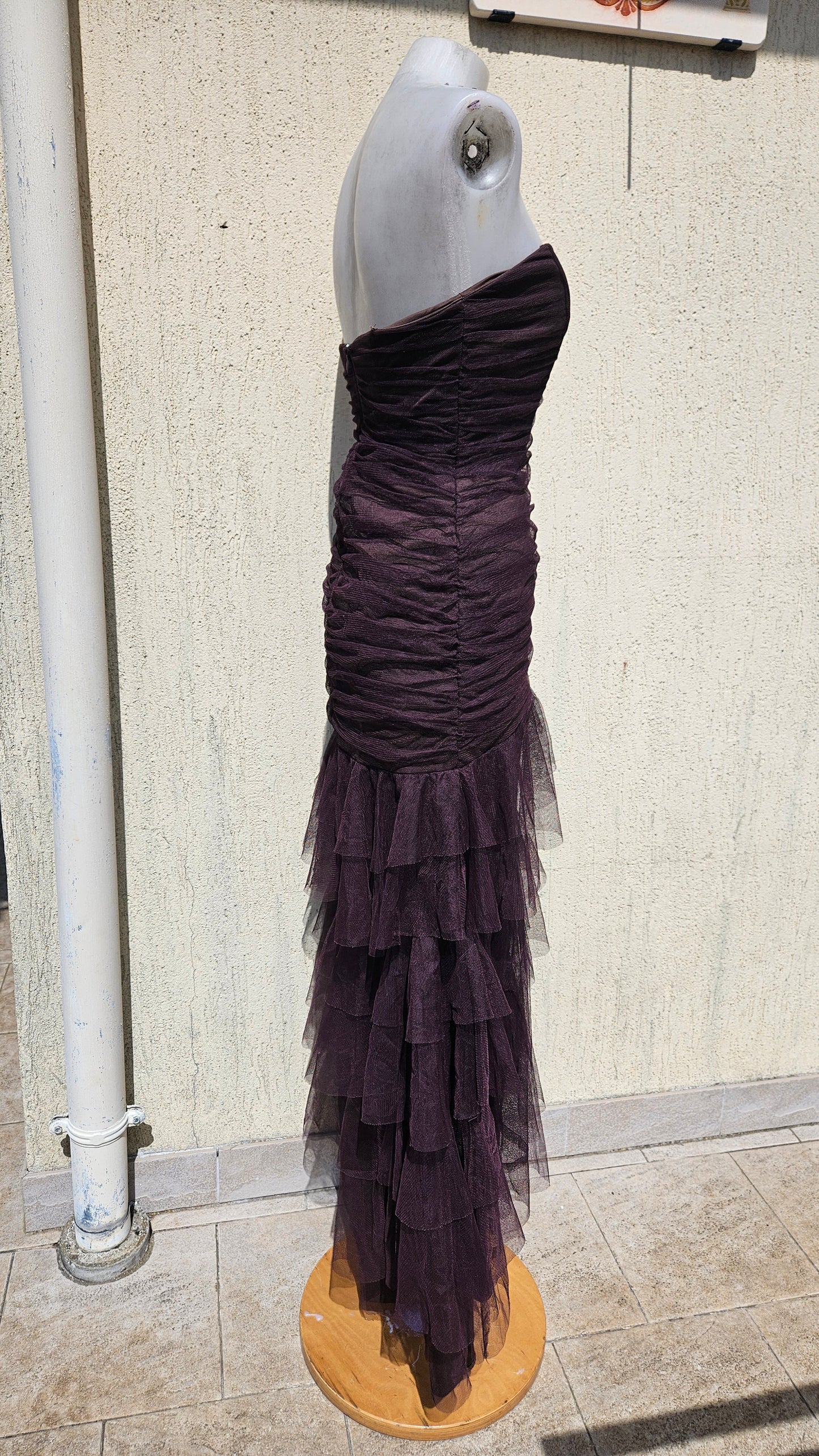 Robe marron à volants Caché