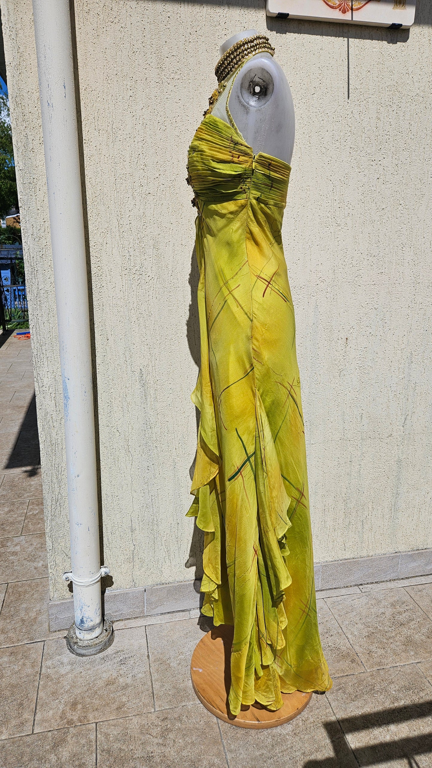 Robe jaune en soie brodée Fayazi