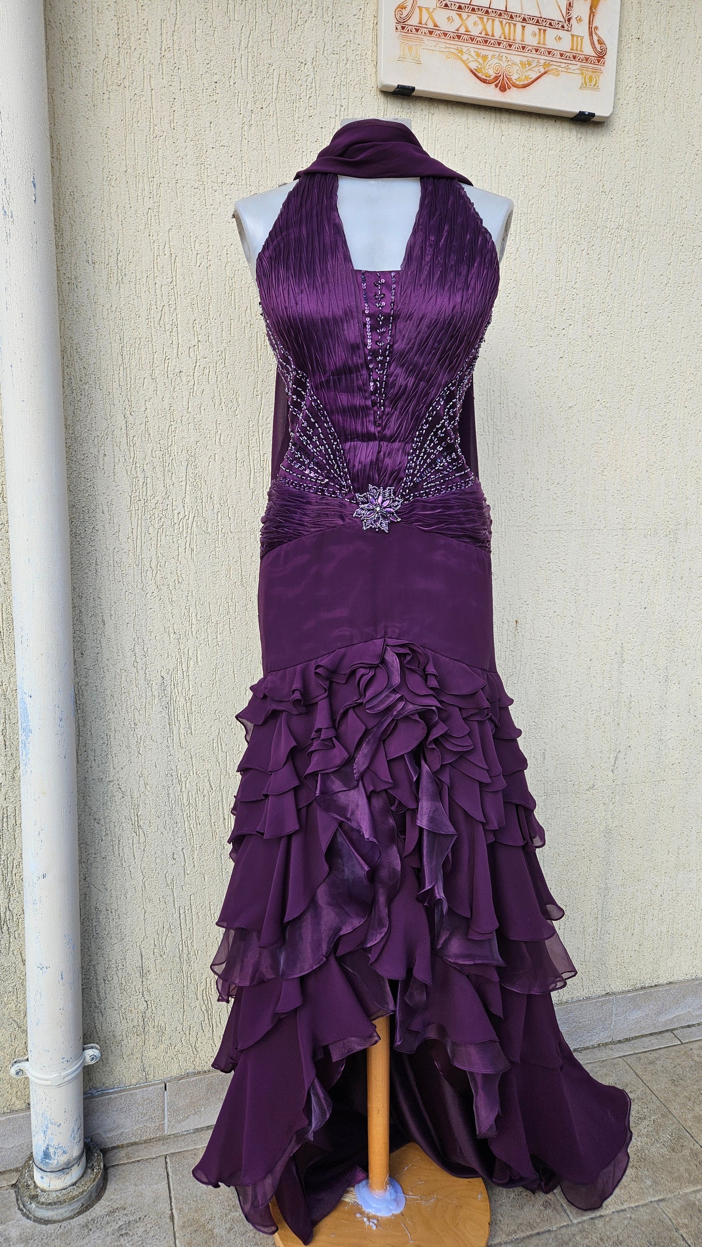 Robe dos nu brodée violette