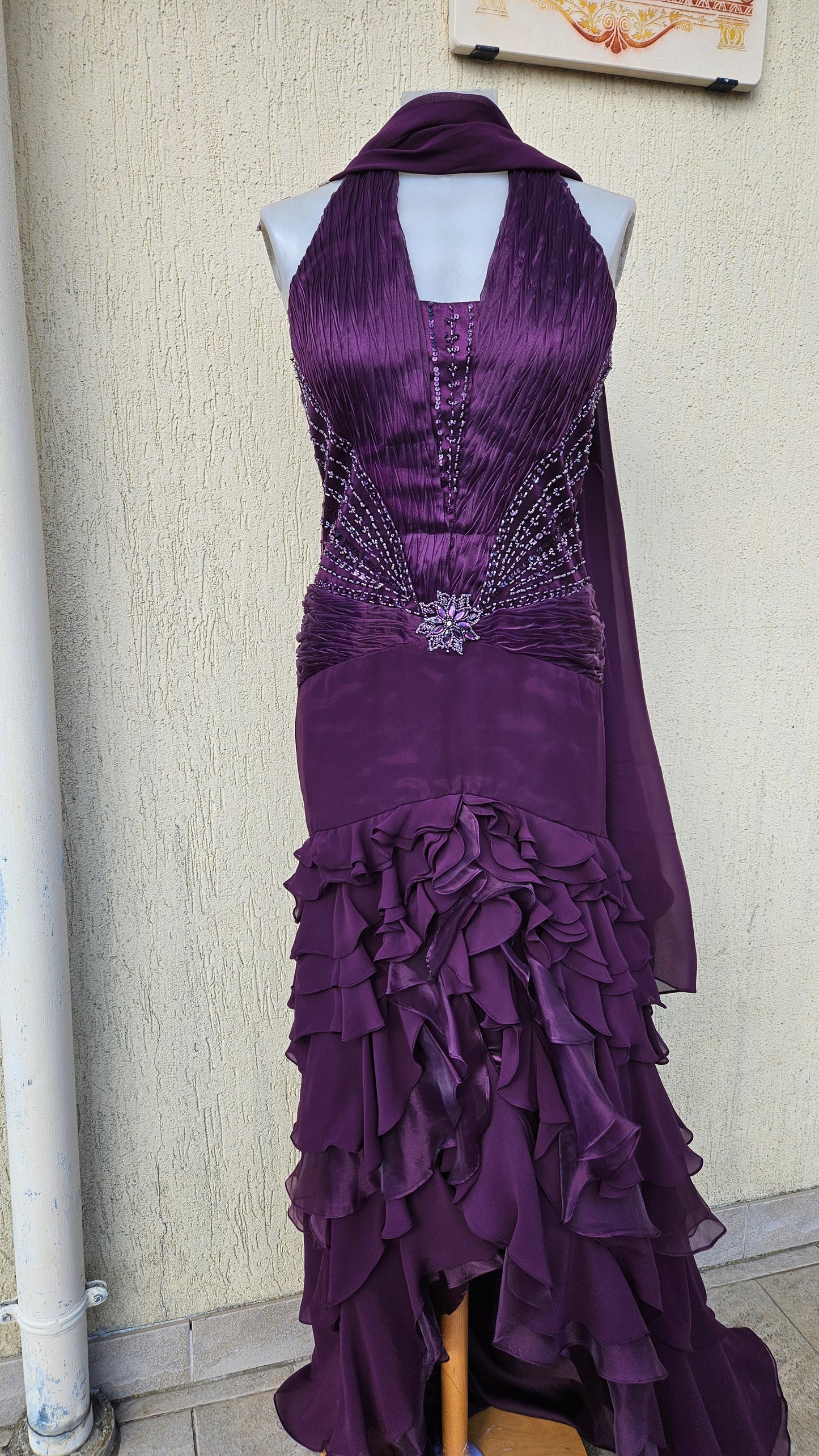 Robe dos nu brodée violette