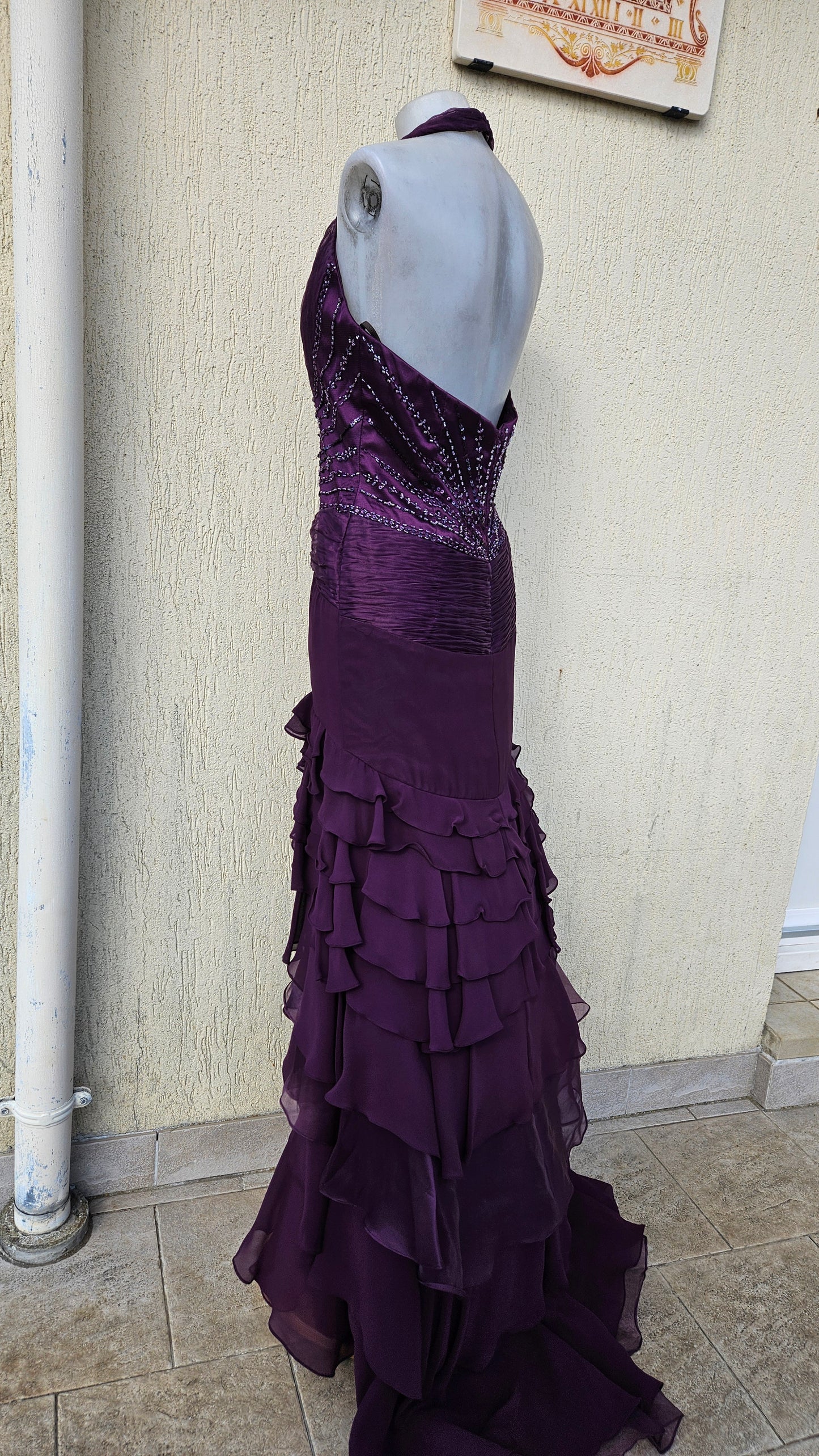 Robe dos nu brodée violette