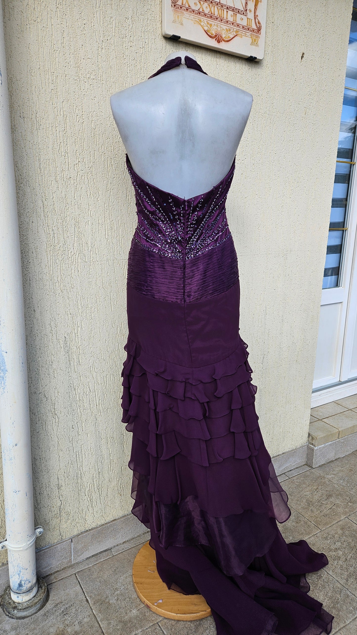 Robe dos nu brodée violette