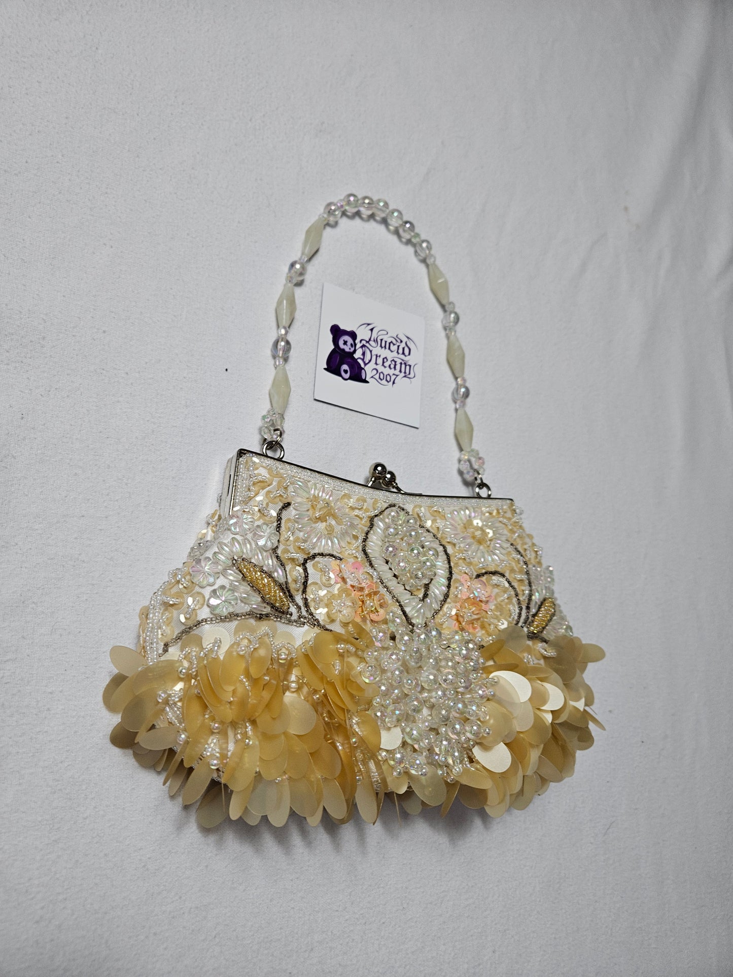 Petit sac brodé blanc