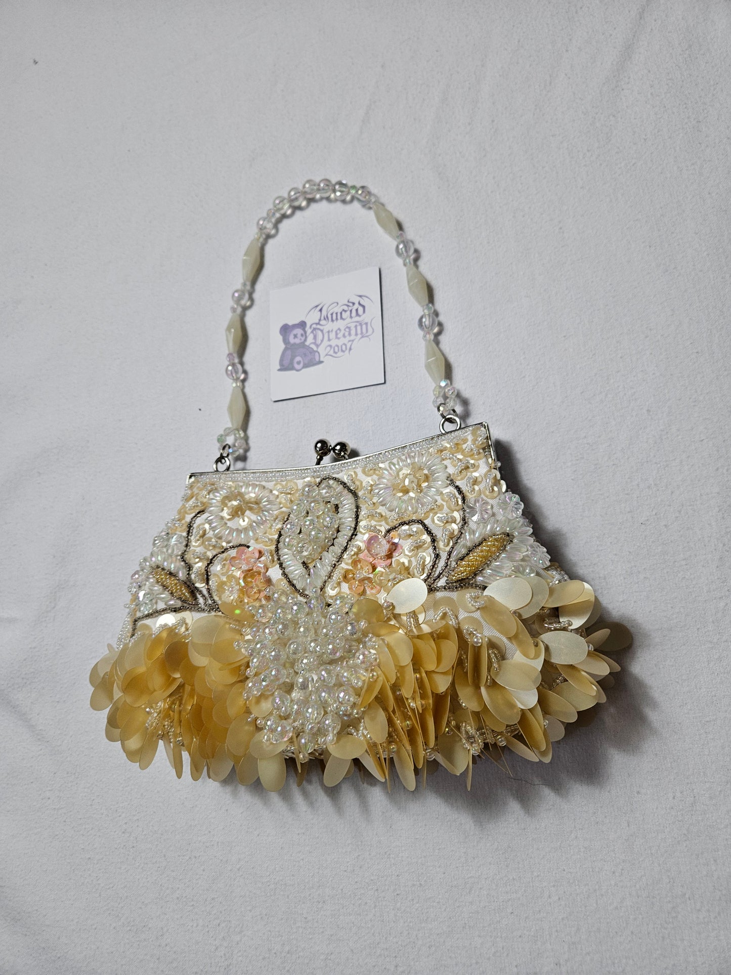 Petit sac brodé blanc