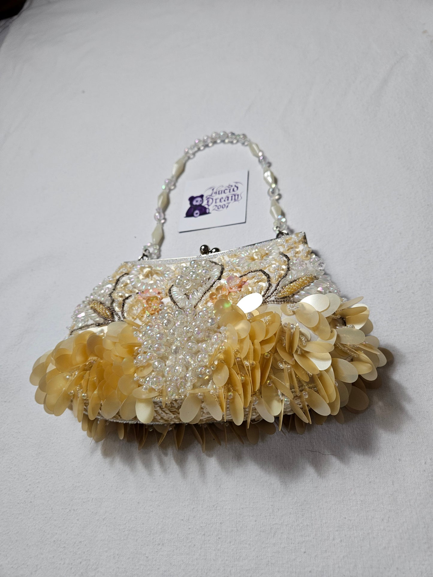 Petit sac brodé blanc