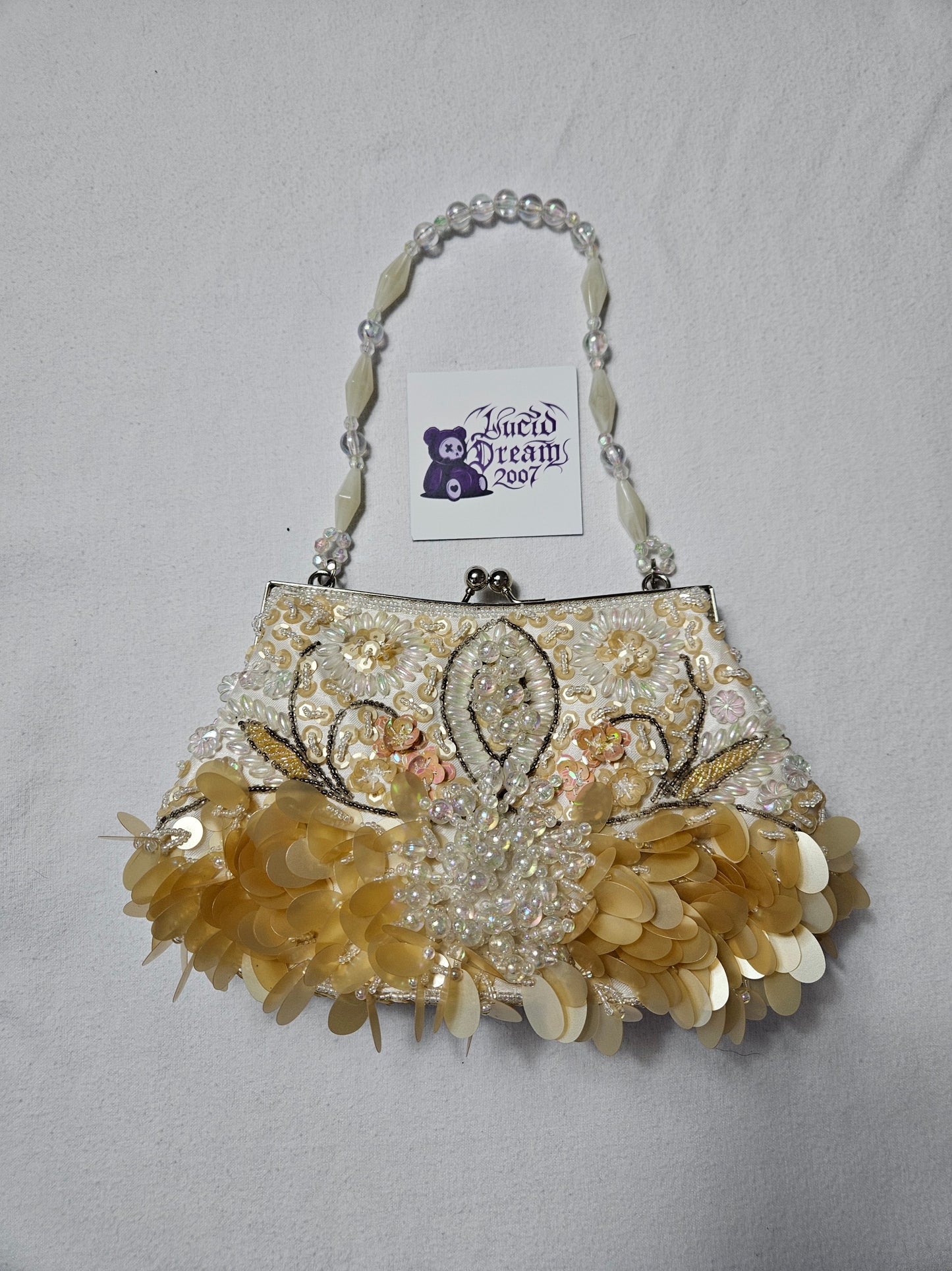 Petit sac brodé blanc