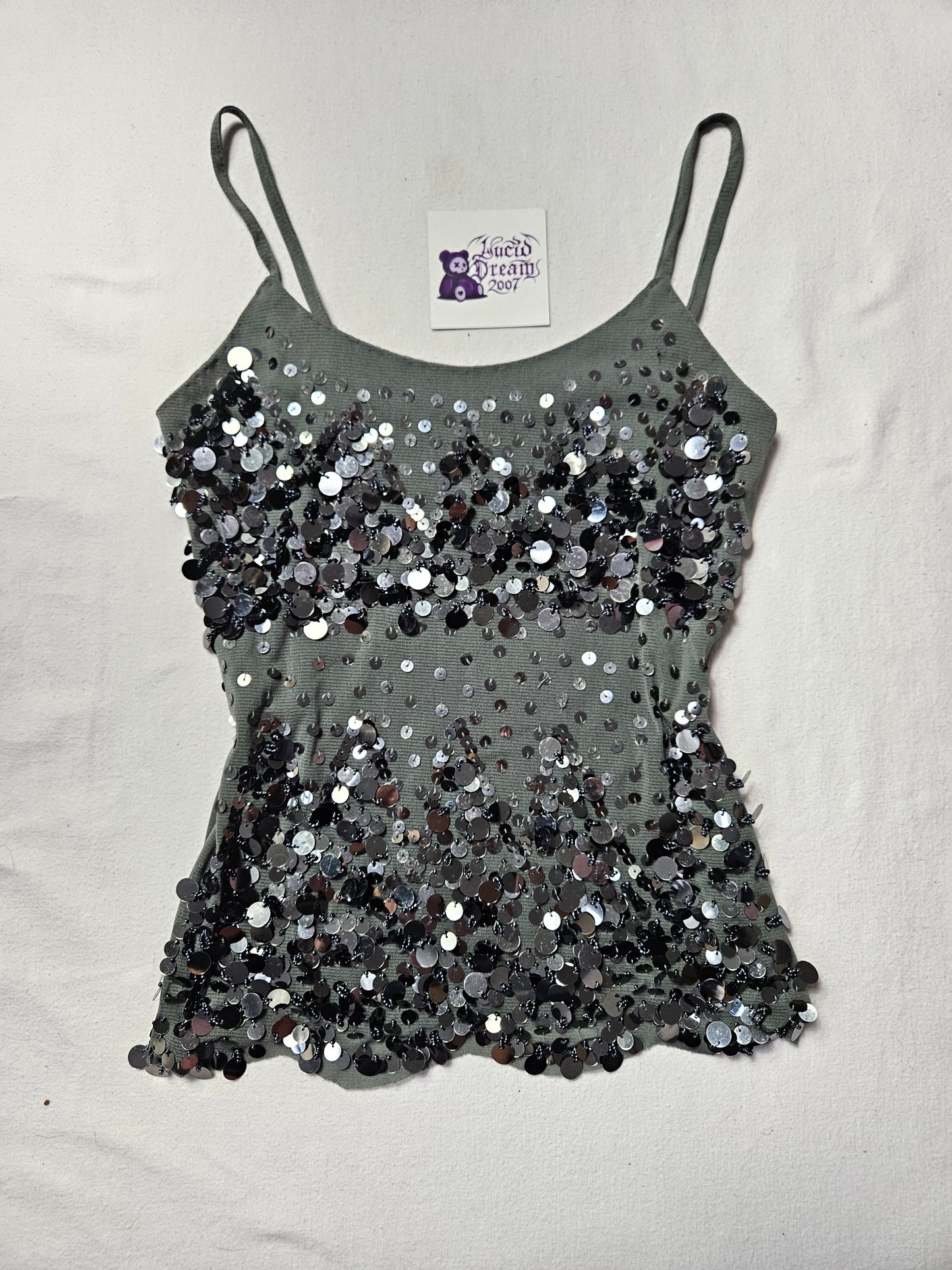 Haut brodé gris et argent