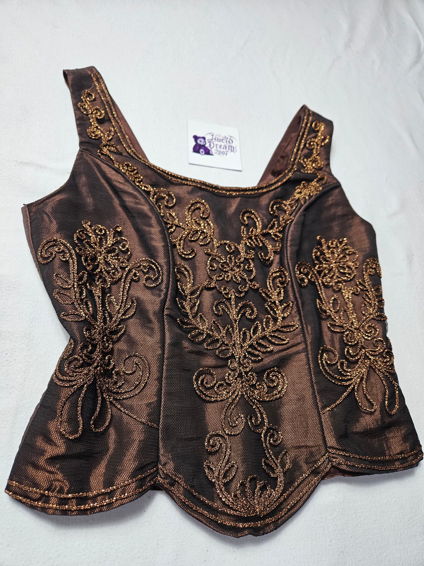 Haut brodé marron et doré
