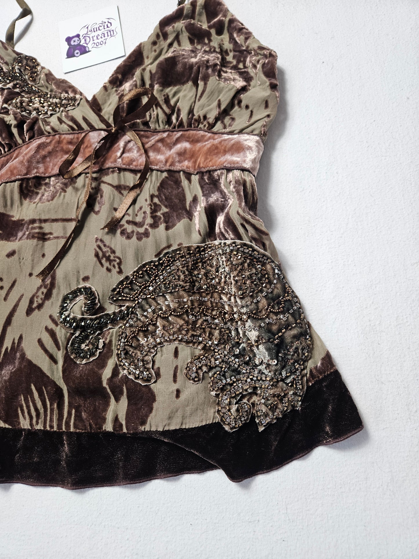 Haut en soie brodée tons marron