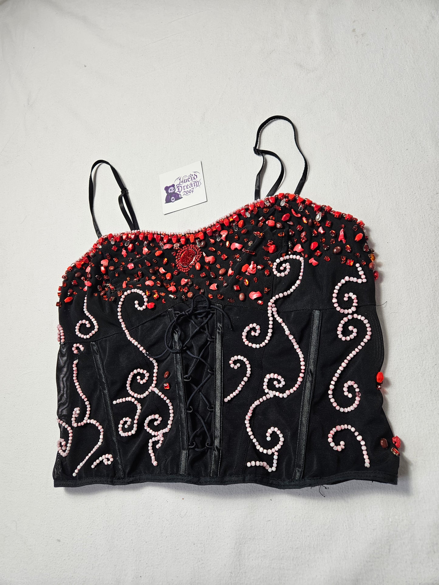 Haut noir brodé de perles