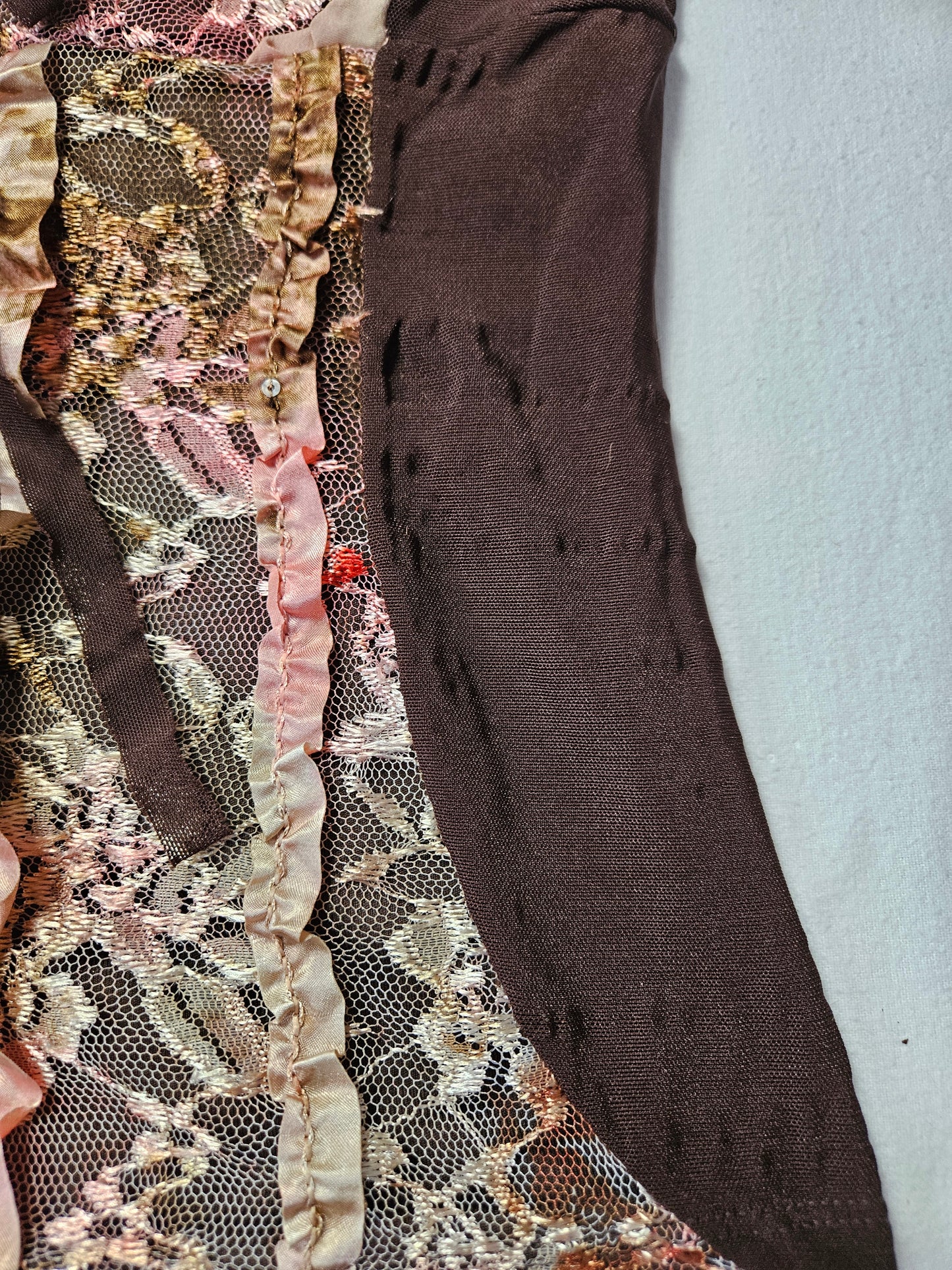 Haut marron détails floral