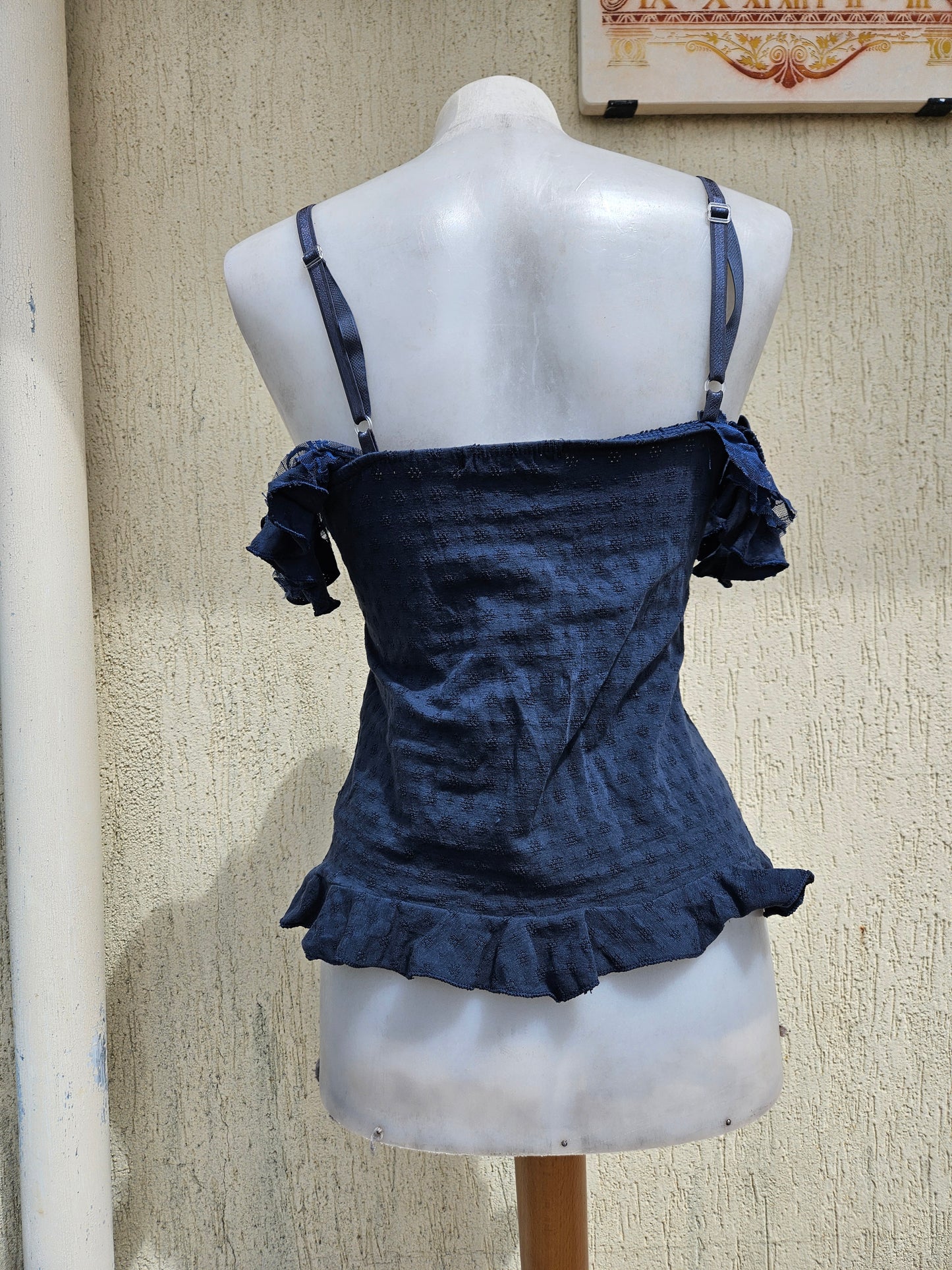 Haut bleu détail dentelle
