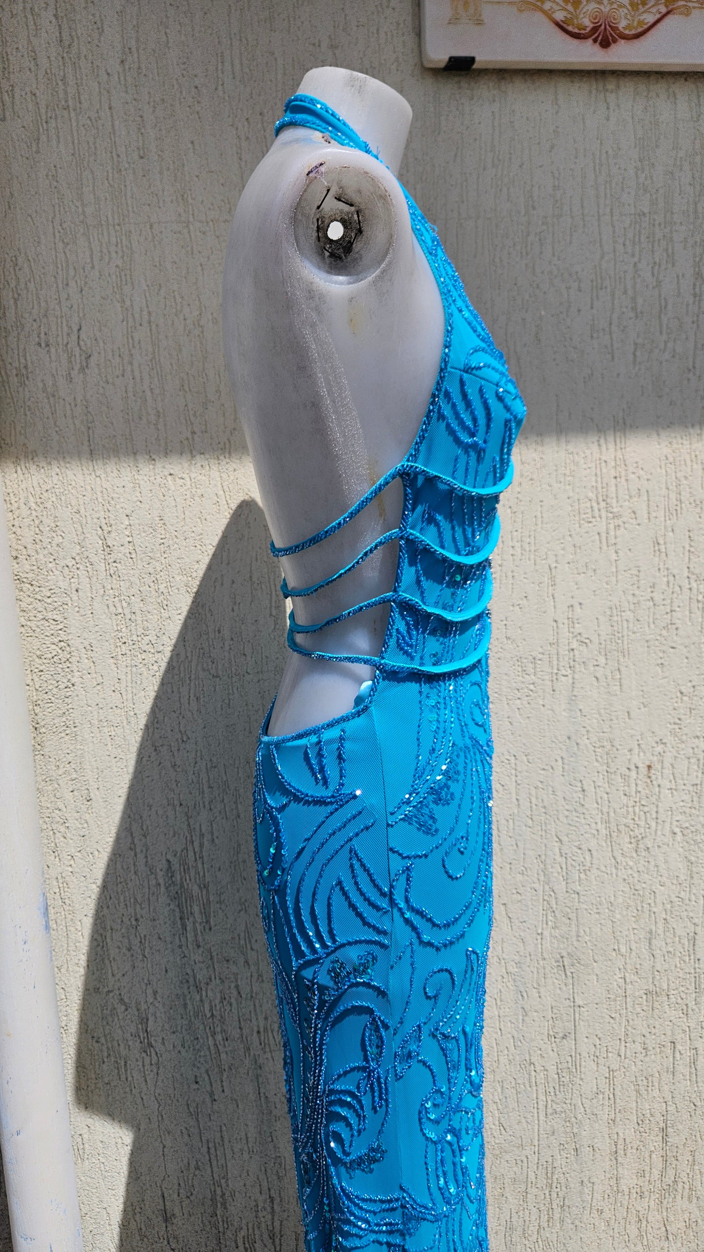 Robe dos nu brodée bleue