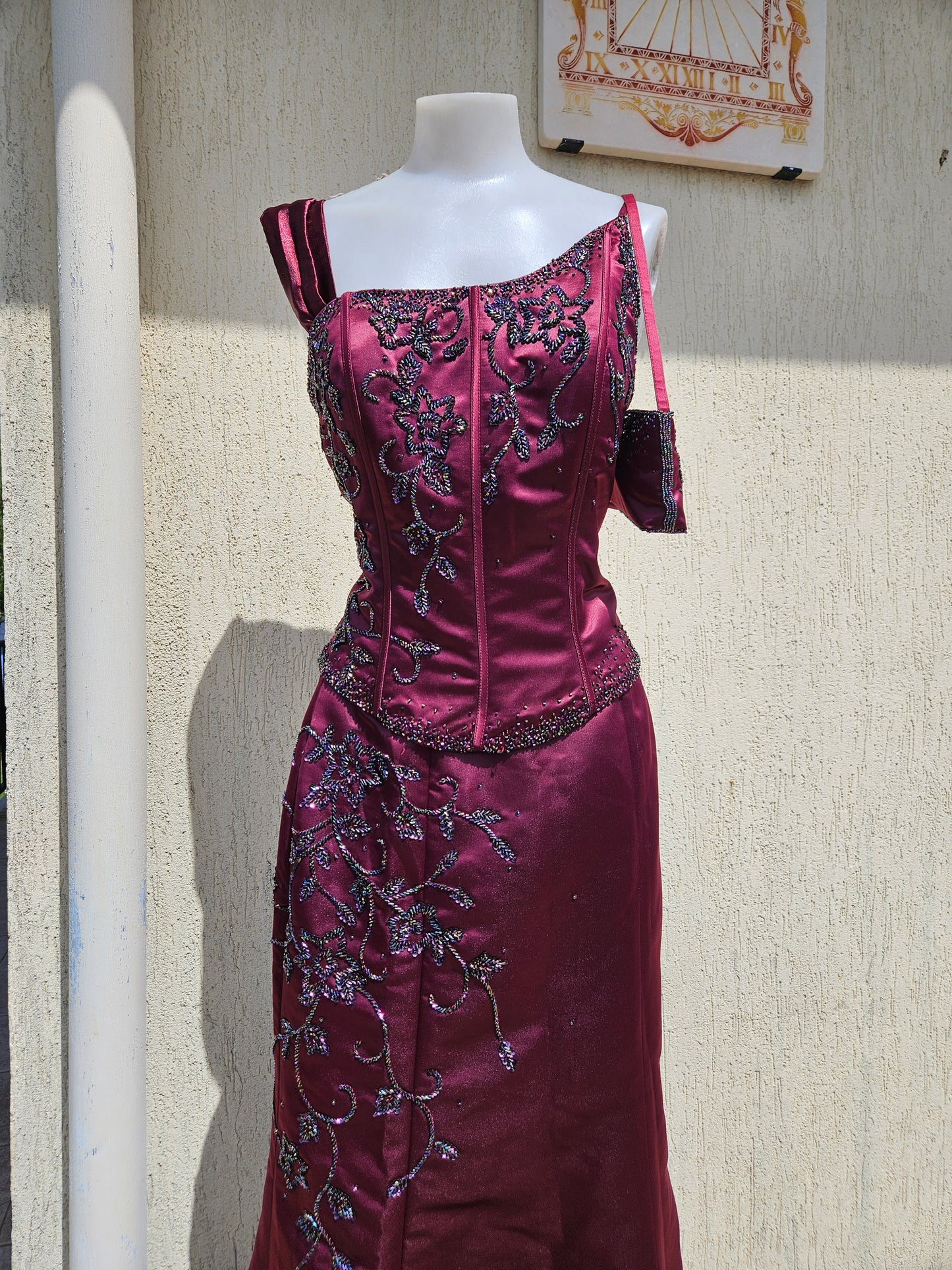 Ensemble brodé bordeaux