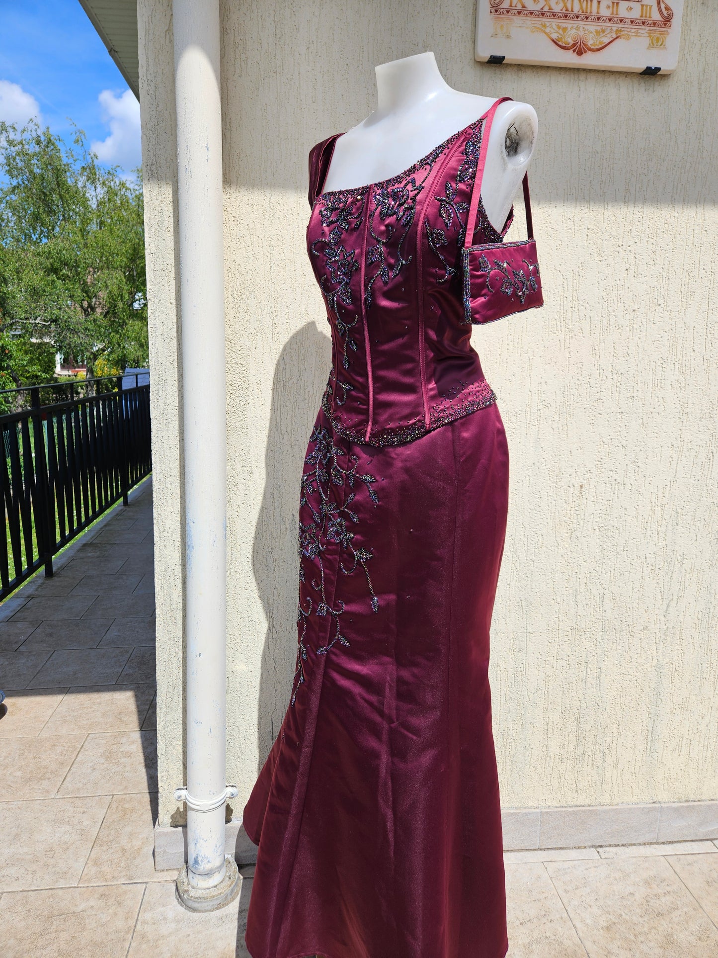 Ensemble brodé bordeaux