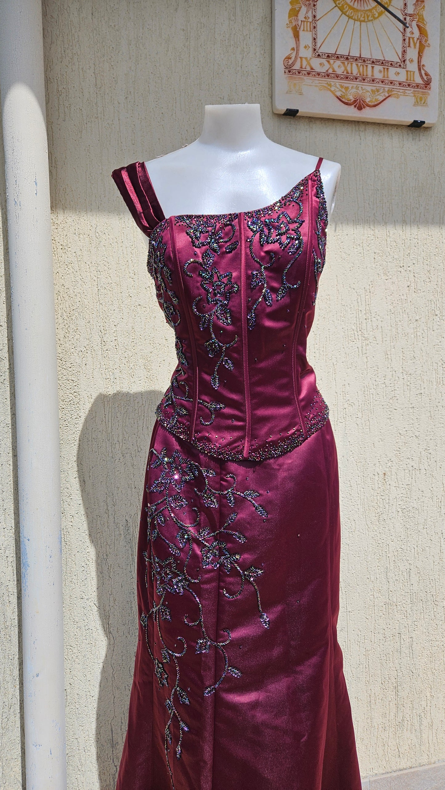 Ensemble brodé bordeaux