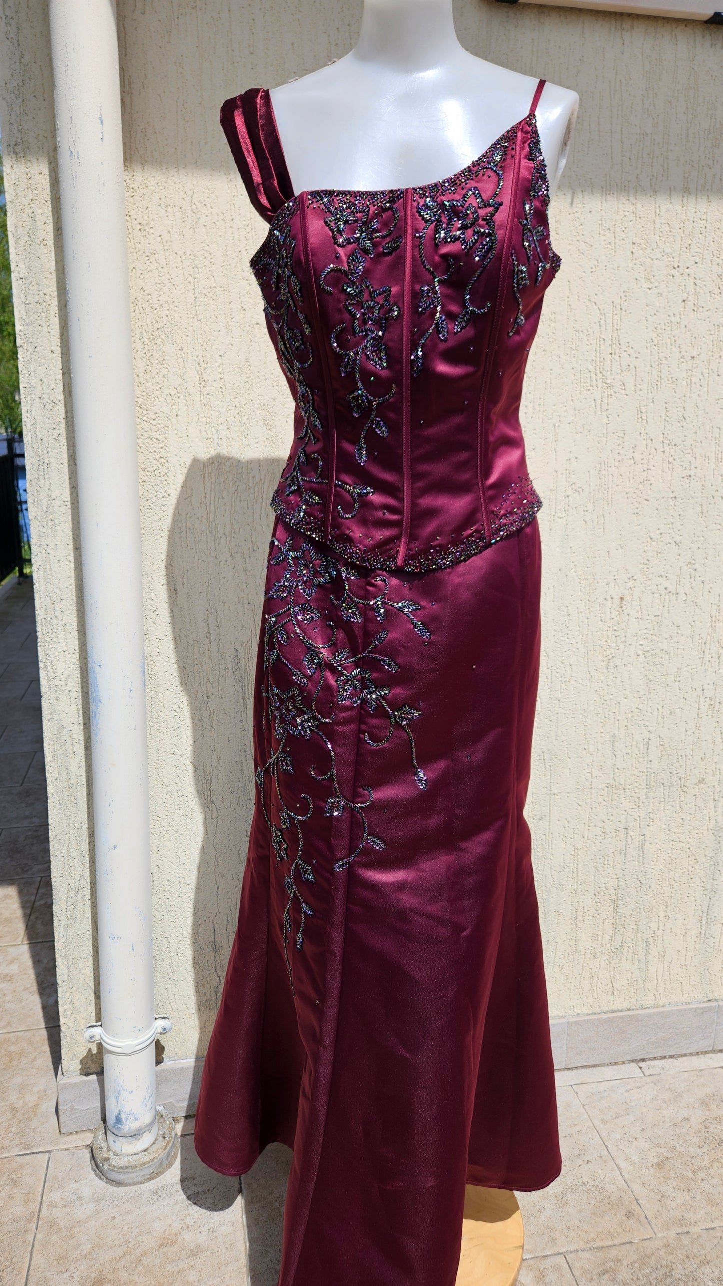 Ensemble brodé bordeaux