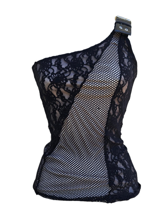Haut asymétrique en résille et dentelle dans le style alt whimsigoth, rock. Piève vintage de chez Morgan de Toi, des années 2000 / y2k