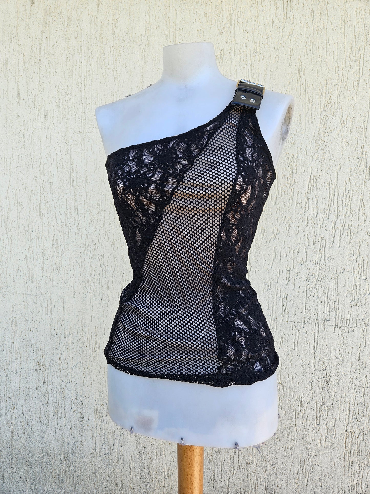 Haut asymétrique motif résille