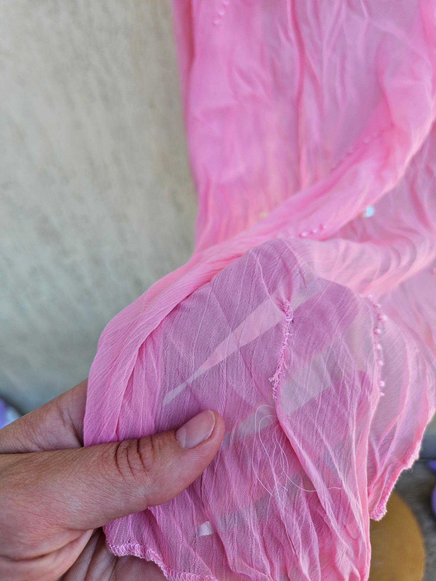 Haut en voile asymétrique rose