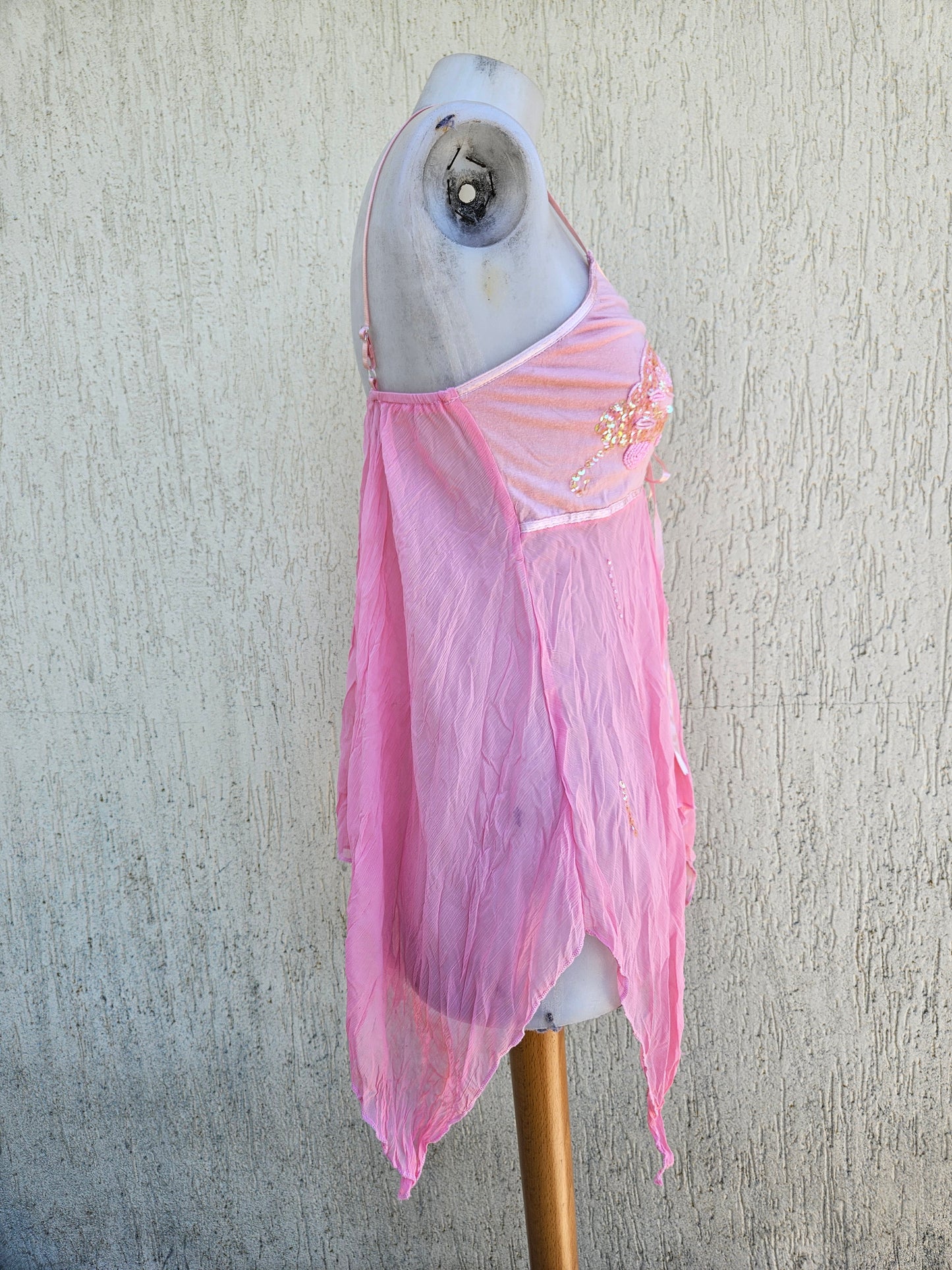 Haut en voile asymétrique rose