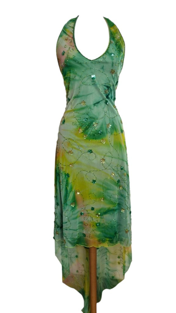 Robe verte brodée