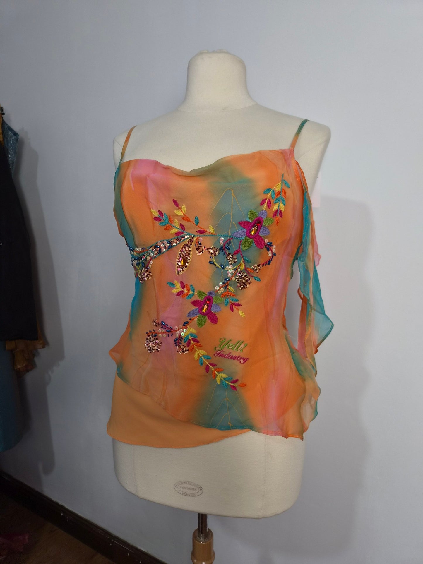 Haut en soie orange motif floral