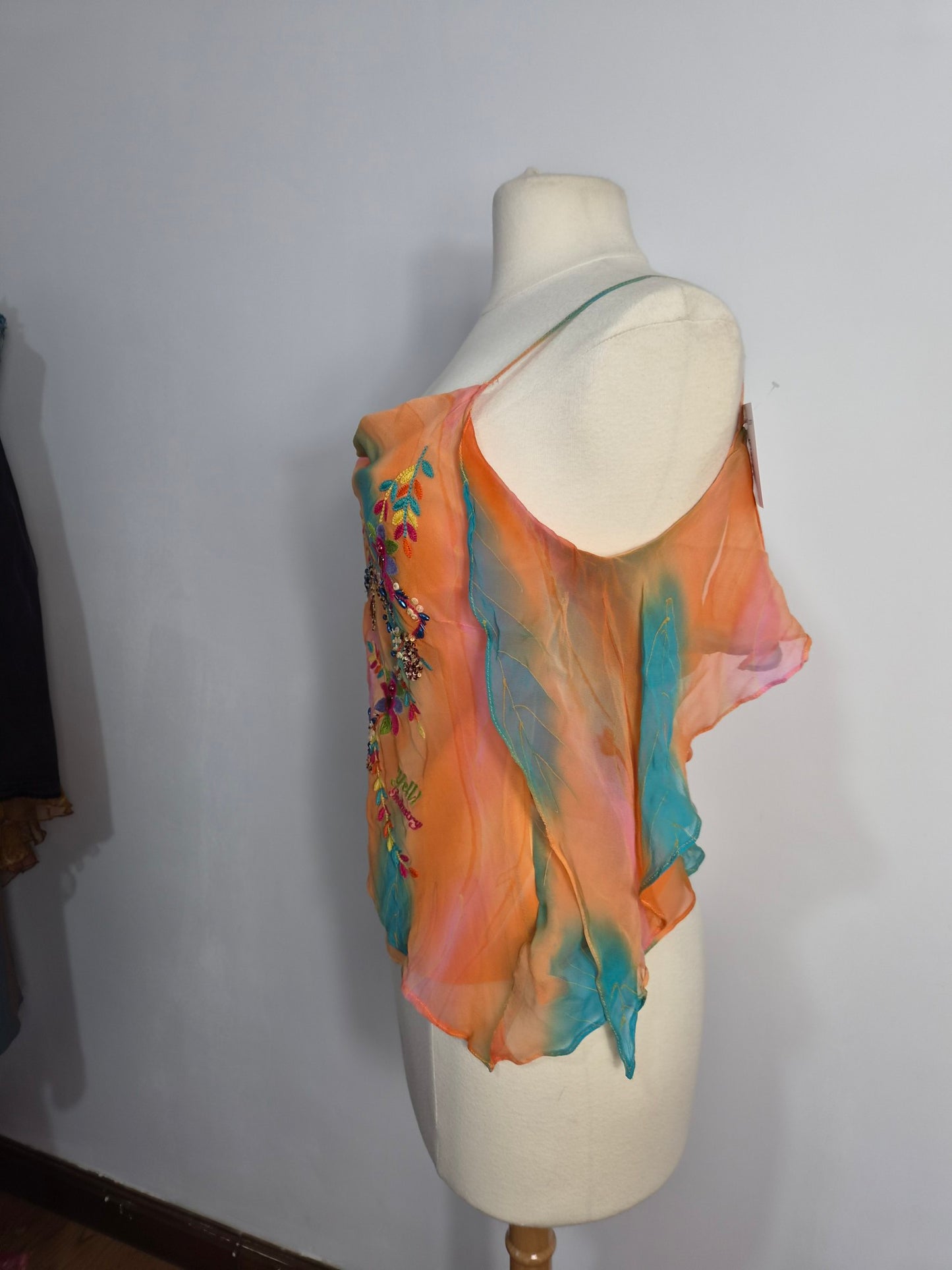 Haut en soie orange motif floral