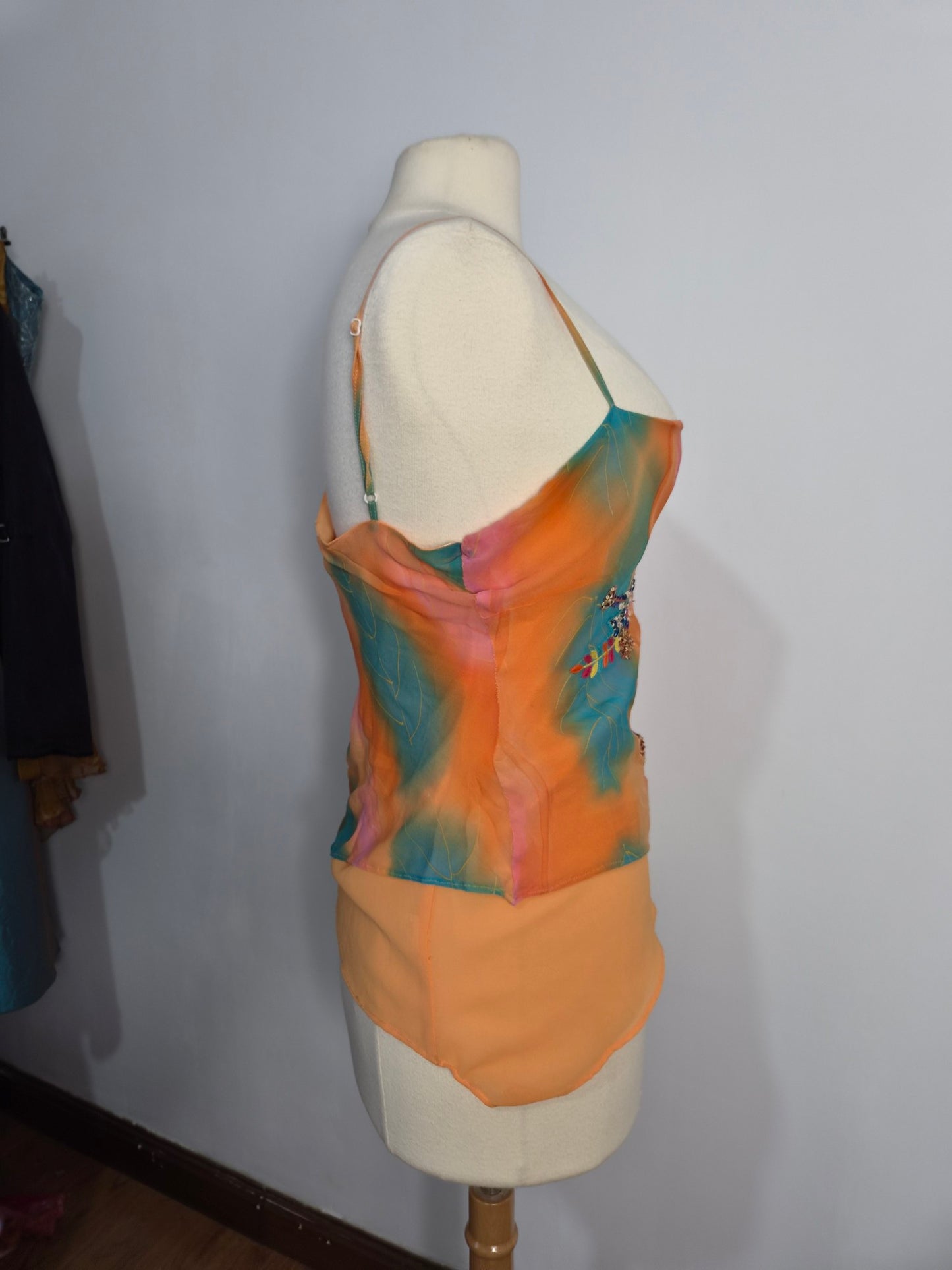 Haut en soie orange motif floral