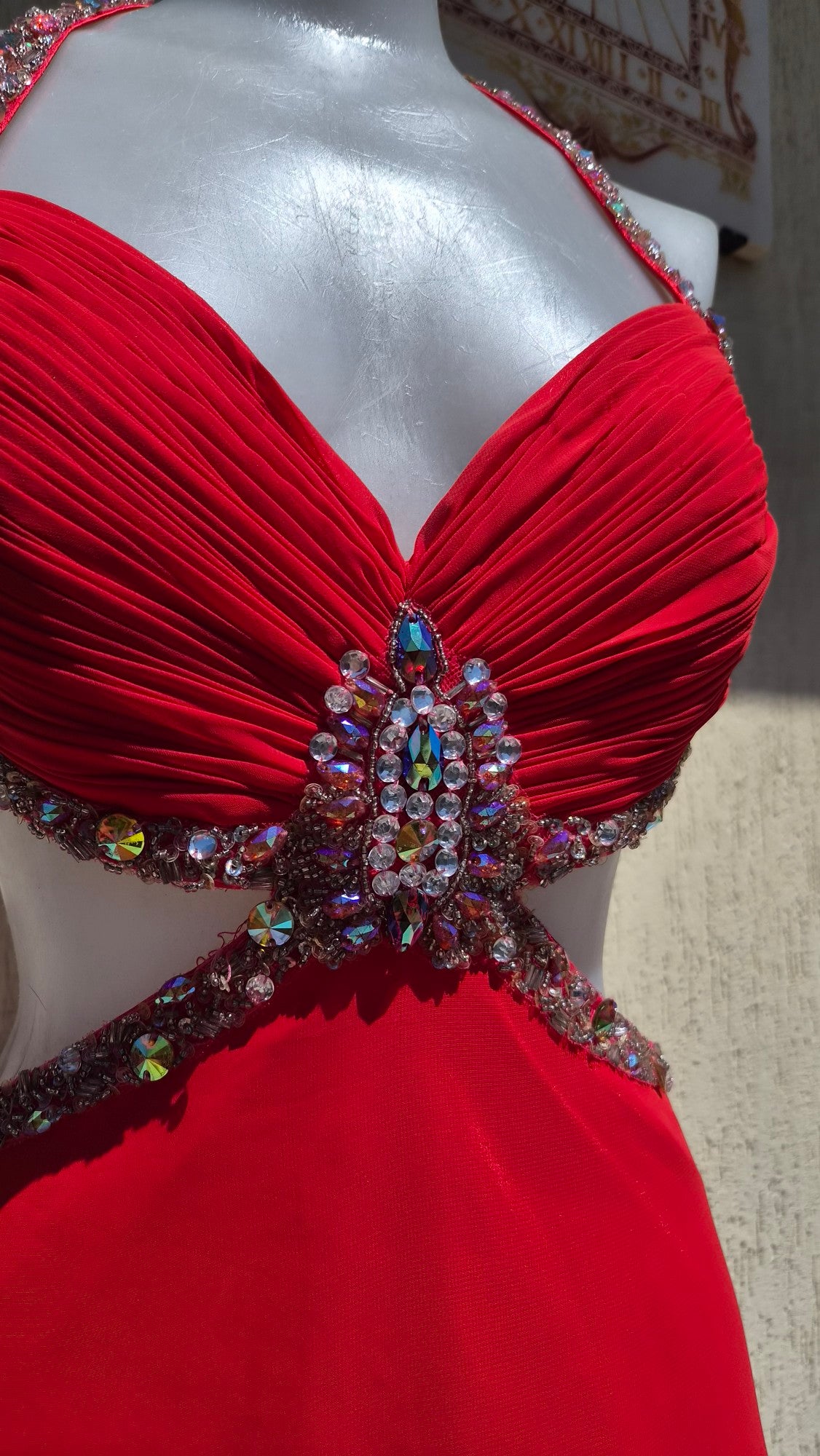 Embroidered red backless dress