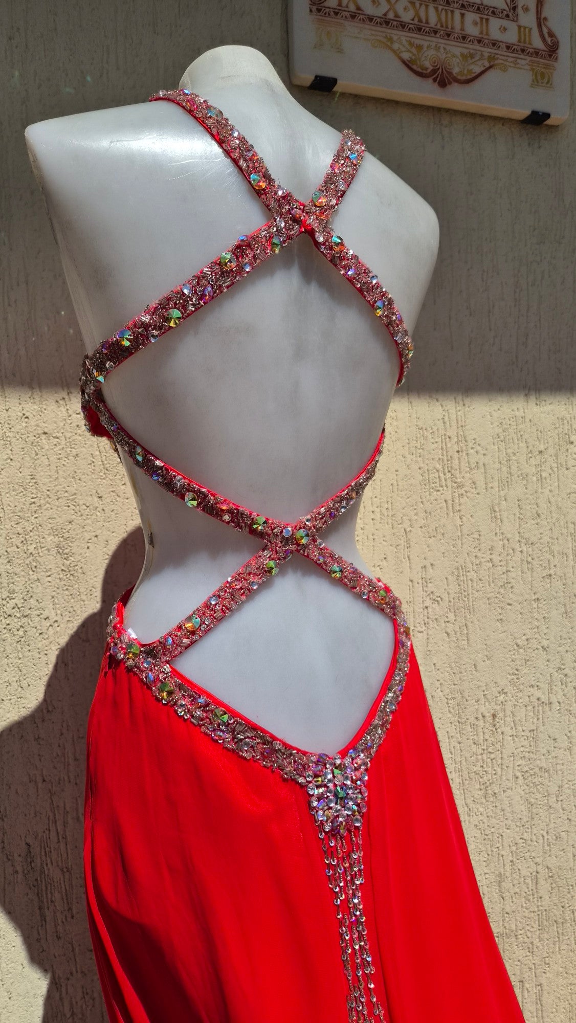 Embroidered red backless dress