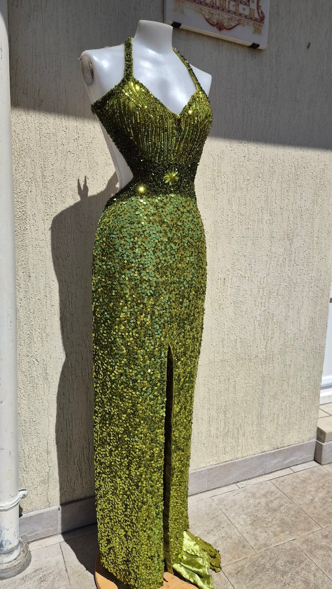 Robe verte brodée