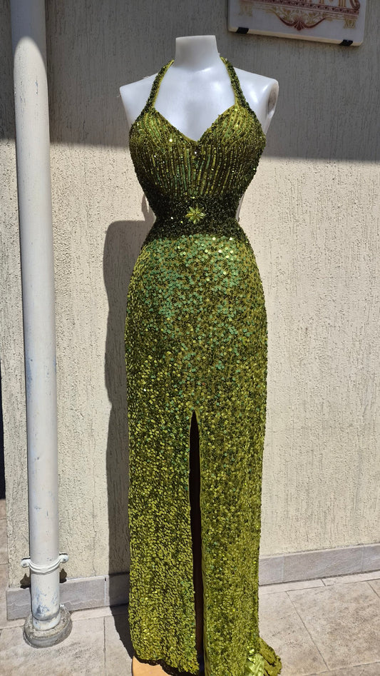 Robe verte brodée