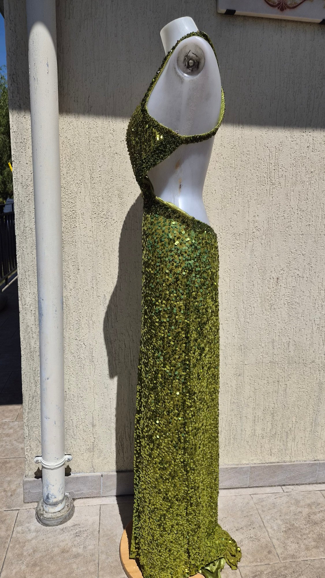 Robe verte brodée